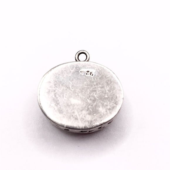 Labradorite 925 Sterling Silver Pendant - Picture 3 of 8